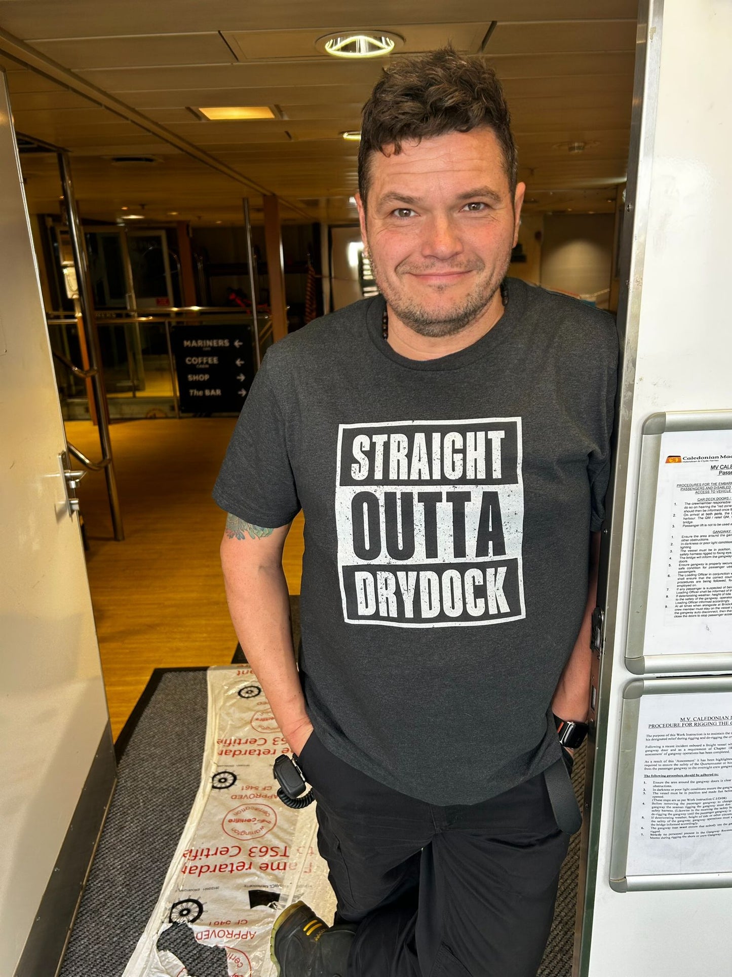 Organic cotton unisex t-shirt (STRAIGHT OUTTA DRYDOCK)